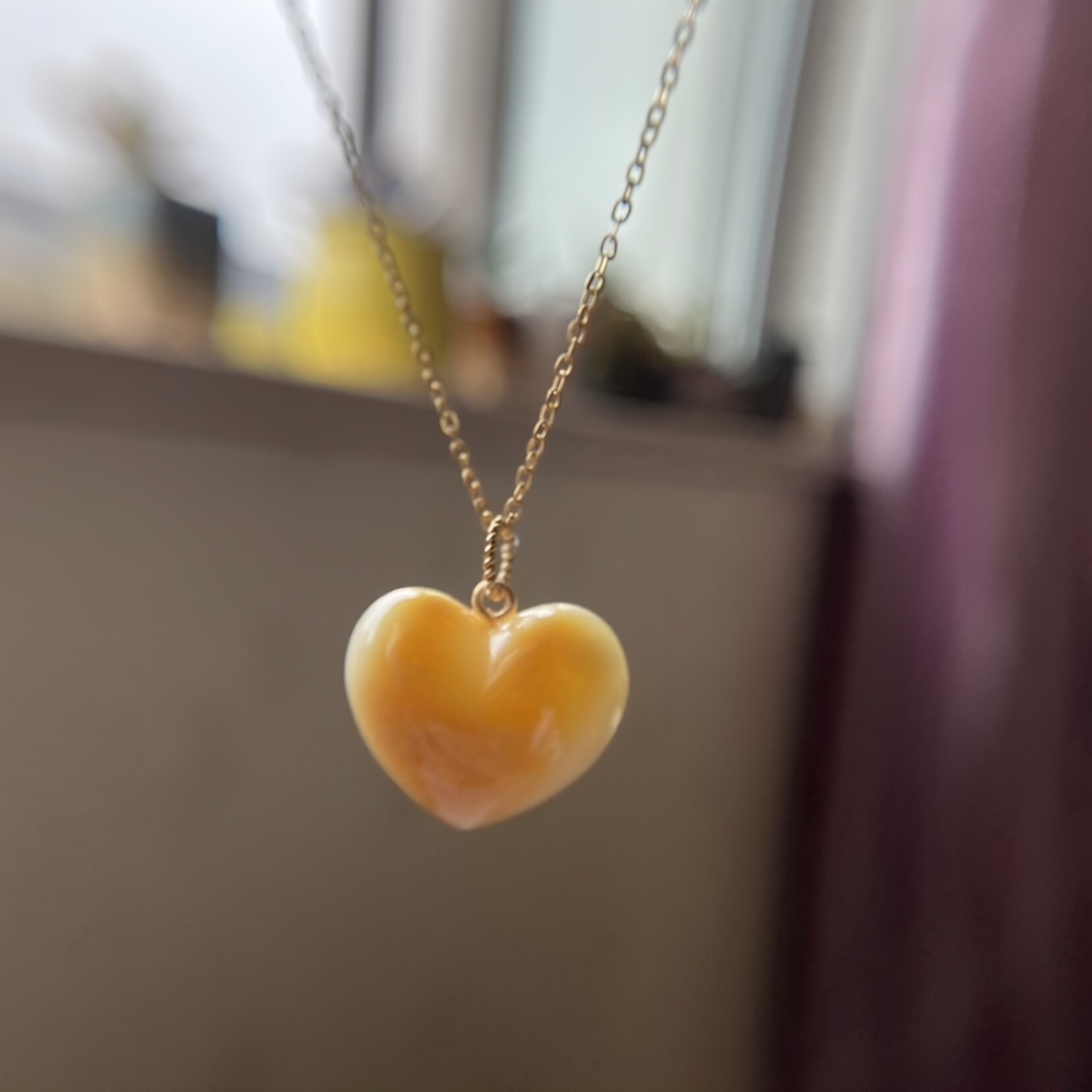 天然琥珀蜜蜡爱心吊坠屁桃心形项链桃心锁骨链DIY配件串珠雕件