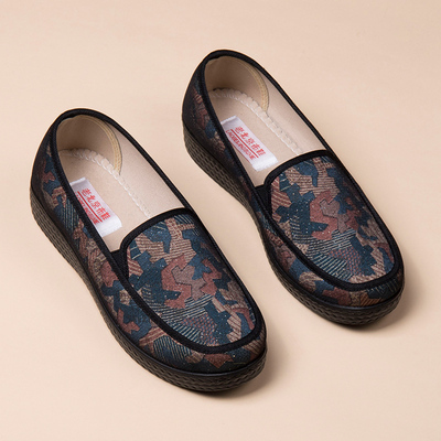 老北京布鞋女款老年人防滑软底老太太平跟妈妈鞋宽松大骨脚奶奶鞋