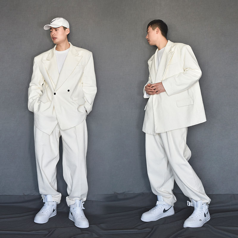 白色灯芯绒西装外套炸街高级感男