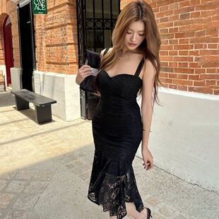 2026春夏新款不规则法式蕾丝吊带裙女优雅轻奢修身包臀鱼尾裙