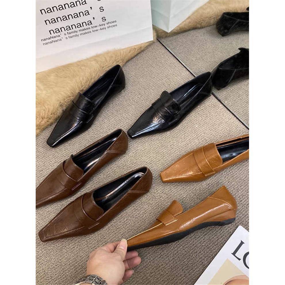 香港2025新款文艺覆古方头小皮鞋女通勤低跟单鞋一脚蹬粗跟乐福鞋