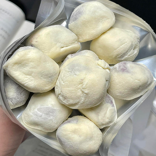 年货网红奶枣巴旦木夹心无核奶酪枣杏仁新疆红枣过年零食休闲小吃