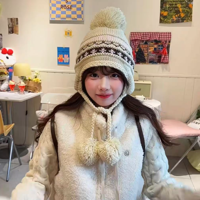 粉白拼色费尔岛针织挂耳毛球帽子