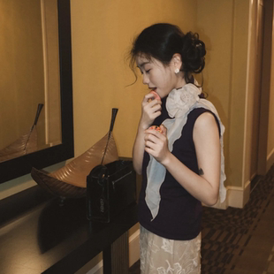 谭燕玉~优雅复古民国纯色长条玫瑰领花小丝巾春夏时尚装饰围领巾