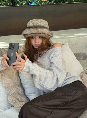 韩代同款小众设计感毛绒拼接马术帽女冬季时髦气质百搭保暖平顶帽