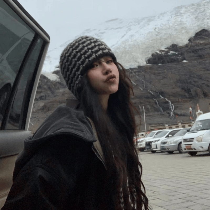 鱼子西川西度假旅游秋冬毛线帽子黑白针织护耳帽加厚户外拍照保暖