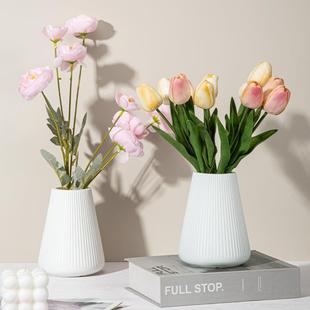 Minimalist modern T-shaped plastic vase, white table decorat