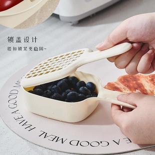 Japanese-style mini fruit washing gadget, perfect for cleani