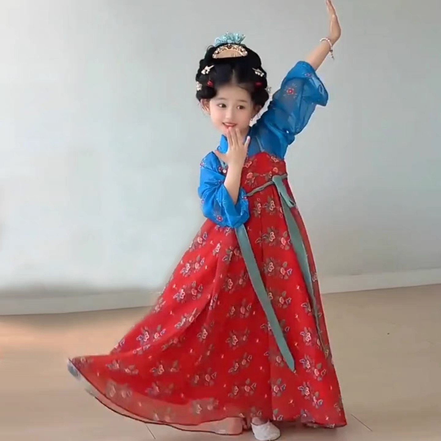 新款汉服女童唐装中国风超仙古装儿童古风摄影演出齐胸襦裙装