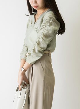 RANDA 女士日系气质上衣短款宽松内搭薄款V领衬衫上衣 BT01506