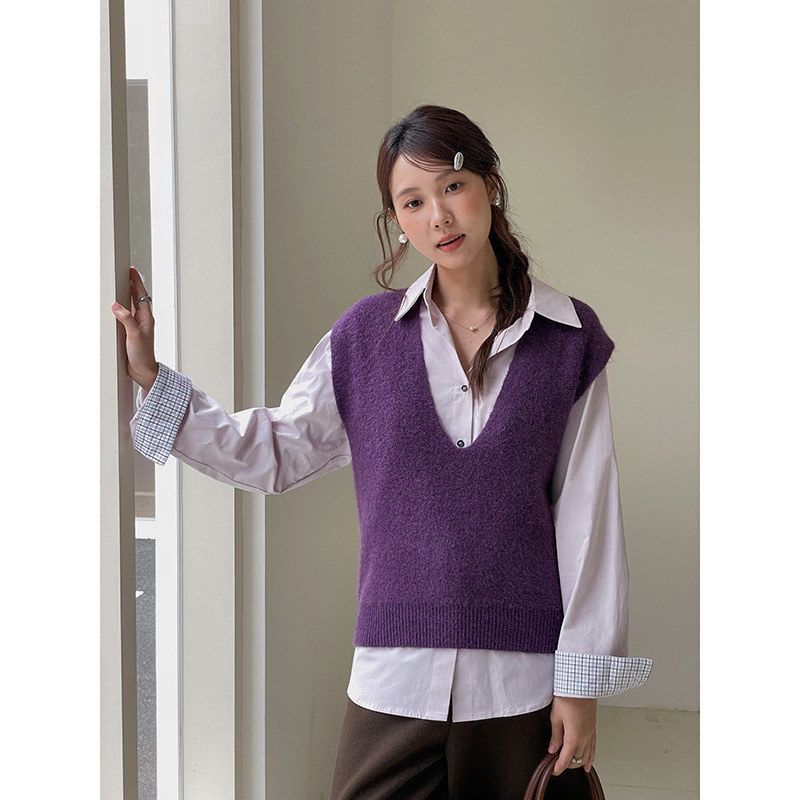 【南韩艺术生】兴北V领针织马甲女叠穿格纹袖口衬衫两件套装W766C