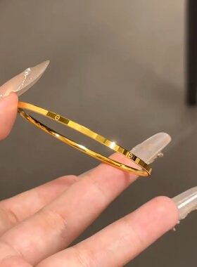 钛钢简约个性符号细款手镯