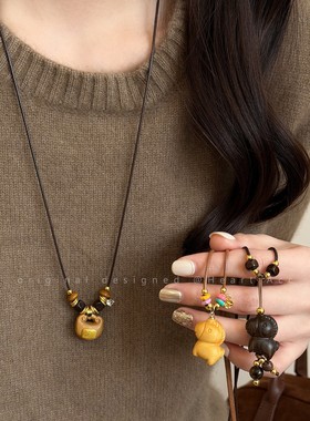 木质小马钱币流苏项链女2025秋冬新款本命年长款毛衣链小众配饰品