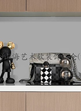 现代样板房别墅公寓门厅玄关柜软装饰品米奇迎宾黑白组合摆件陈设