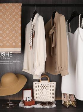 初舍印象样板房衣帽间衣服围巾帽子女士包包手表墨镜软装摆件套装