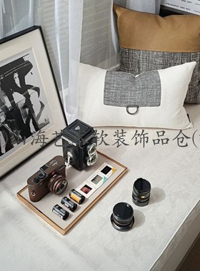 样板间飘窗书房台面摄影棕色主题软装饰品组合摆件相机胶片类套装