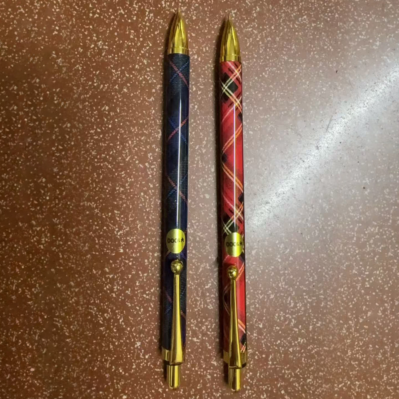 复古红蓝格纹旧时回忆金色