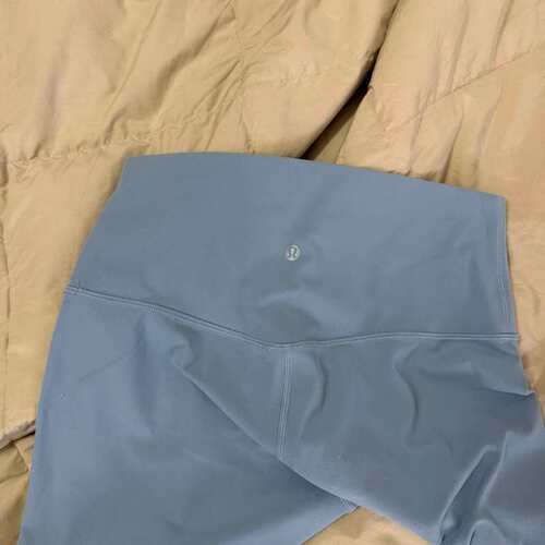 议价lulu align 25也可能是28 新西兰买的，带回来洗可维修