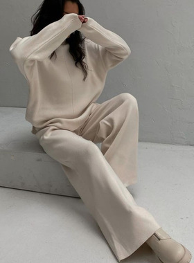 宽松休闲针织上衣长裤套装 Casual Knitted Top and Pants Set