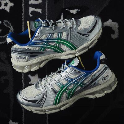代购CARNIVAL x ASICS亚瑟士联名款透气减震复古浮雕男女款跑步鞋
