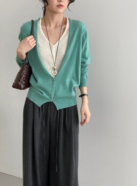 u m由米早春韩系v领假两件气质针织拼色层次感显瘦百搭上衣