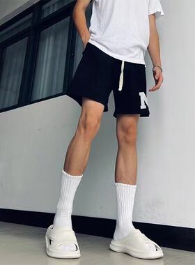 夏季美式潮牌复古高街印花休闲宽松黑色短裤男款篮球运动五分裤子