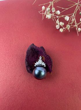 未使用18k白金镶钻紫光大溪地冰雪女王吊坠