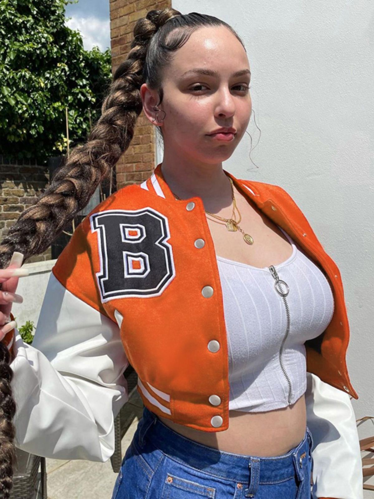 欧美字母绣花皮革拼接长袖棒球服女春季新款休闲开衫短款高腰外套