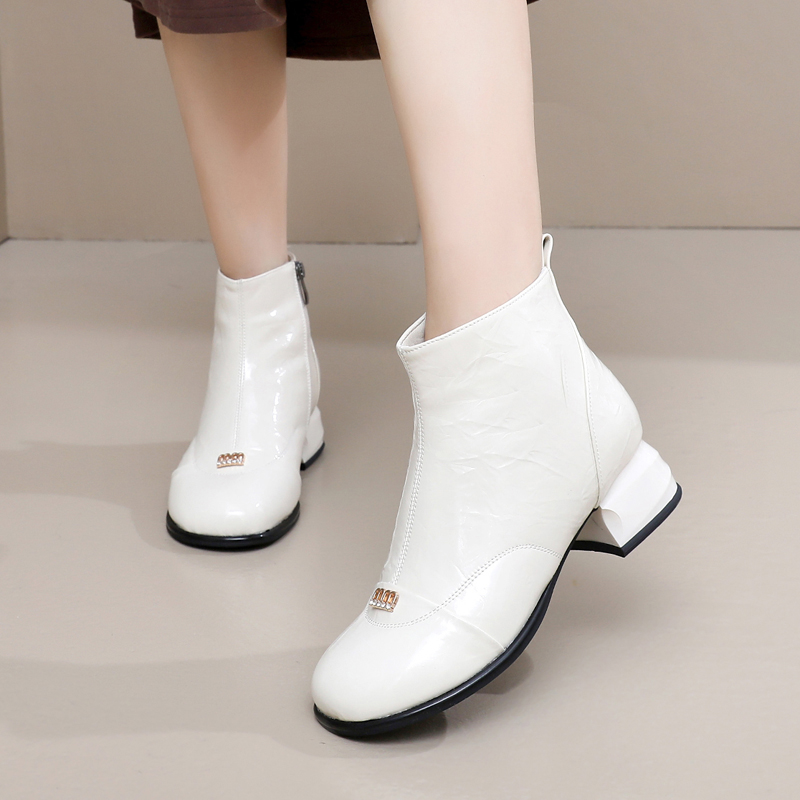 时尚百搭气质圆头女靴子粗跟软底