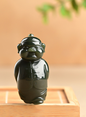 新疆和田青玉十二生肖猪吊坠羊脂玉招财猪挂件男女款卡通福猪玉坠