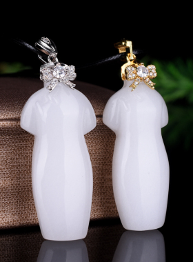 玉石匠新疆和田白玉旗袍旗开得胜玉坠 时尚金丝玉玉坠毛衣链挂件