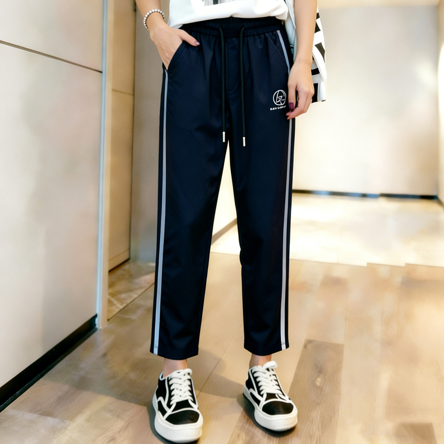 黑色灰条洋气爆冰裤女夏季薄款高腰百搭显瘦休闲运动冰丝速干裤