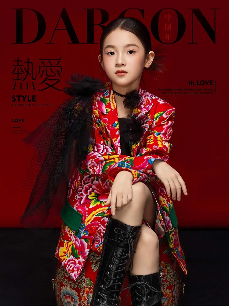 东北大花儿童走秀潮服西装摄影服装2024年新年国风女宝T台洋气衣