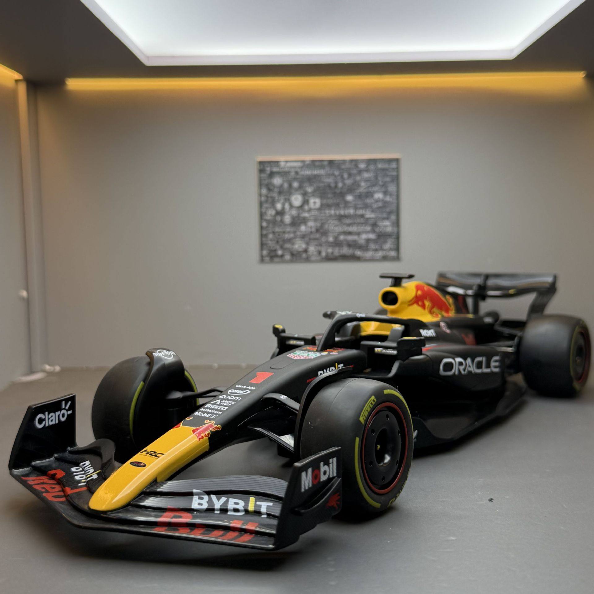 正版118方程式F1红牛RB19车模