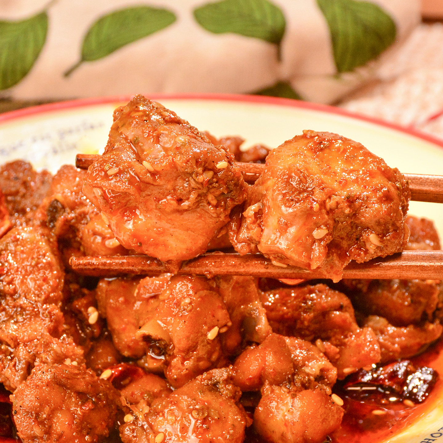 冷吃兔肉兔腿肉自贡四川成都特产小吃麻辣兔头即食下饭菜熟食