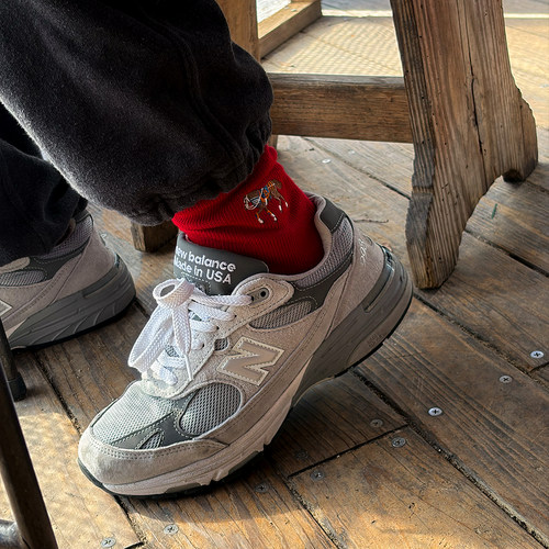 “骏”马到成功刺绣粗针中筒袜