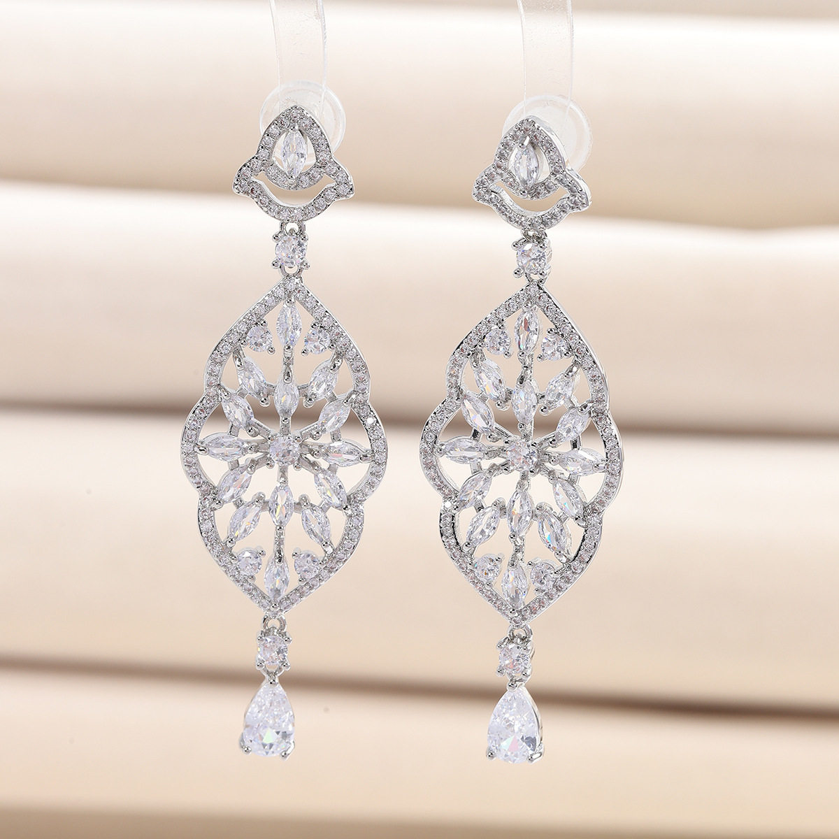 超闪高级感轻奢欧美锆石夸张锆石耳环新款新娘婚纱礼服生日耳饰女