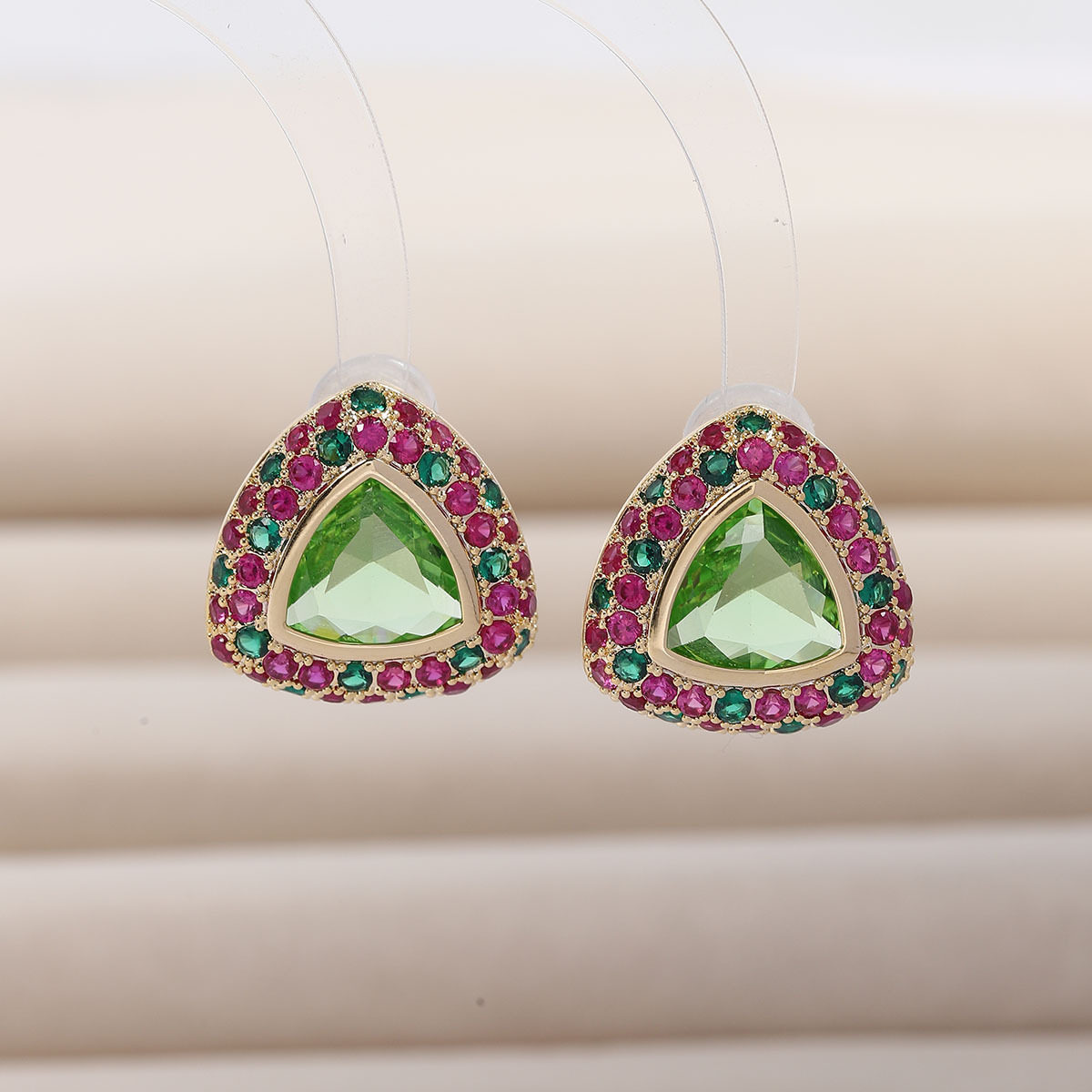 彩色独特三角形设计新品耳环耳钉女轻奢时尚设计欧美复古耳饰,饰品/流行首饰/时尚饰品新,耳环,淘宝优惠券,粉丝福利购,淘宝优惠卷