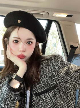 休闲气质出游甜美女春秋冬