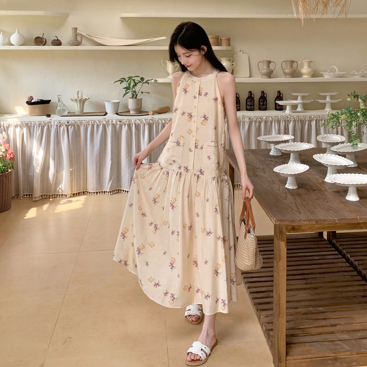 油画风印花露肩挂脖连衣裙女2025夏季新款氛围感甜美度假风a字裙，商品下架区商品下架区，浙宝157（原165A）