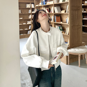 白色休闲短款外套女2025春季新款设计感超好看小个子机车夹克上衣图片