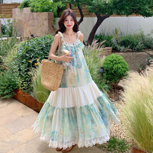 法式复古油画印花吊带连衣裙女2025夏季新款度假风绝美超好看长裙图片