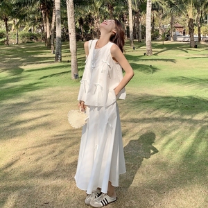白色上衣半身裙休闲显瘦套装女2025夏季新款韩系减龄蝴蝶结两件套图片