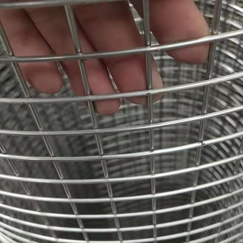 整卷不锈钢电焊网304焊接网筛网钢丝网 防护铁丝网方孔网格钢网片