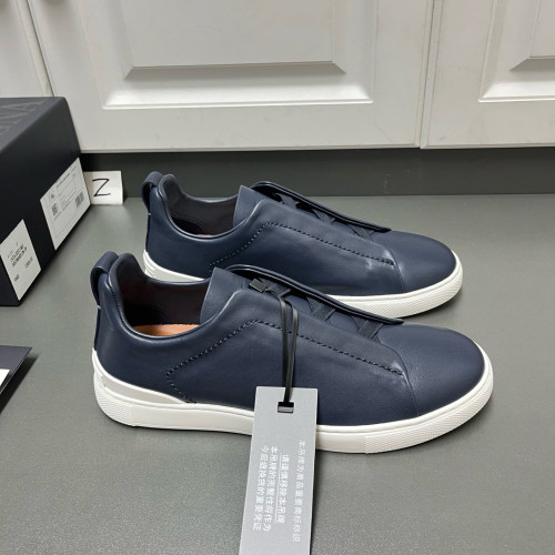 男士柔软小牛皮休闲百搭轻便透气一脚蹬套脚运动板鞋春秋男单鞋