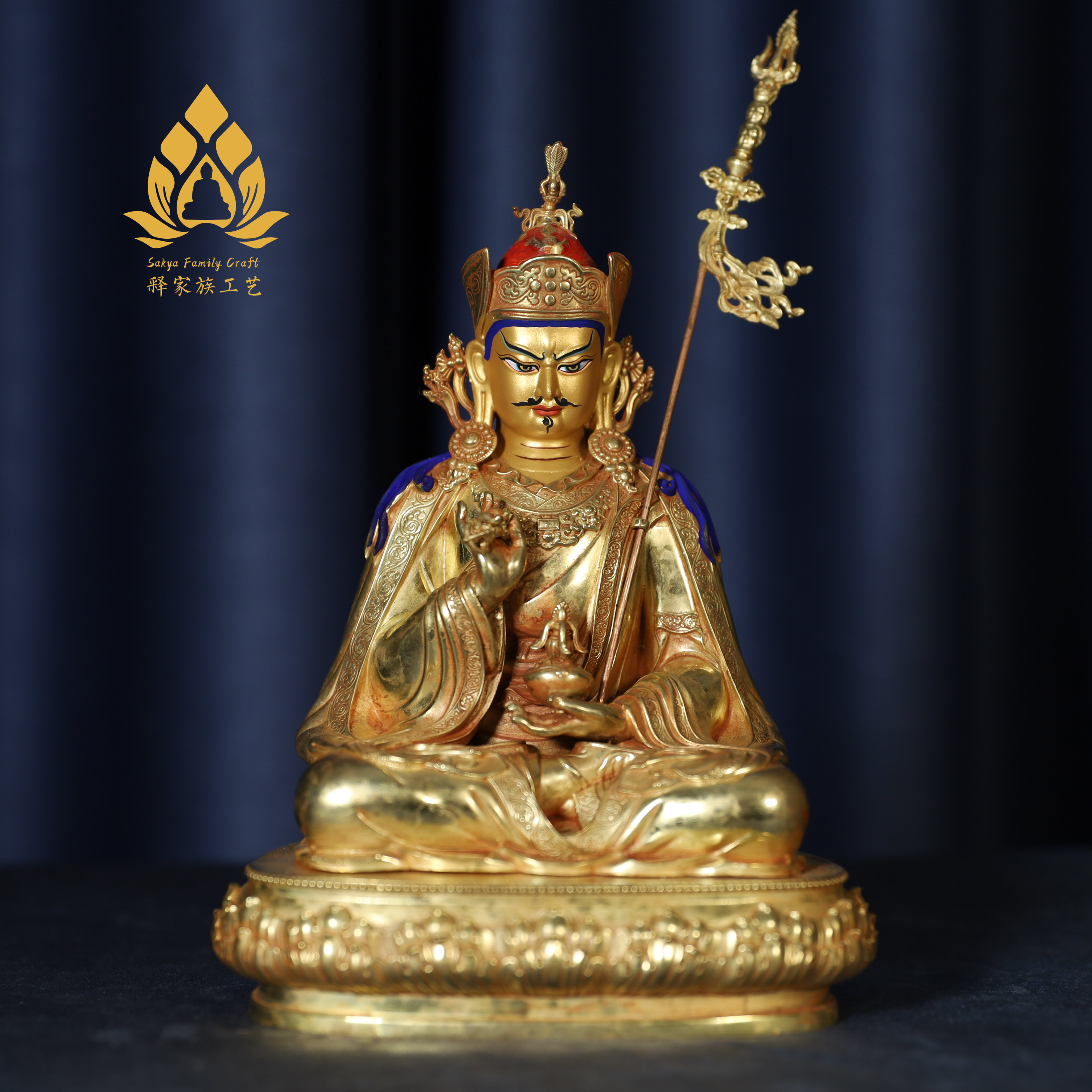 西藏纯铜鎏金工艺莲花生大师佛像藏传密宗家用客厅供奉铜像摆件