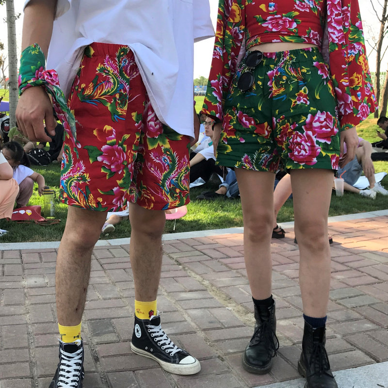 东北大花红绿碎花裤子潮流短裤多色休闲红配绿街头显瘦男女宽松|msdalam kategori Pakaian Lelaki, seluar santai - dari Buy2taobao.com untuk memberikan perkhidmatan ejen Taobao profesional membeli