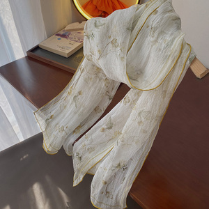 一缕淡淡花香月白色春夏碎花丝巾