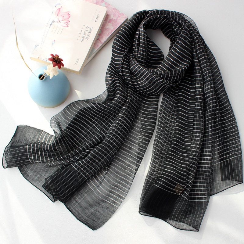 小方格子薄款羊毛围巾长款春秋冬季时尚百搭丝巾文艺女黑色新款
