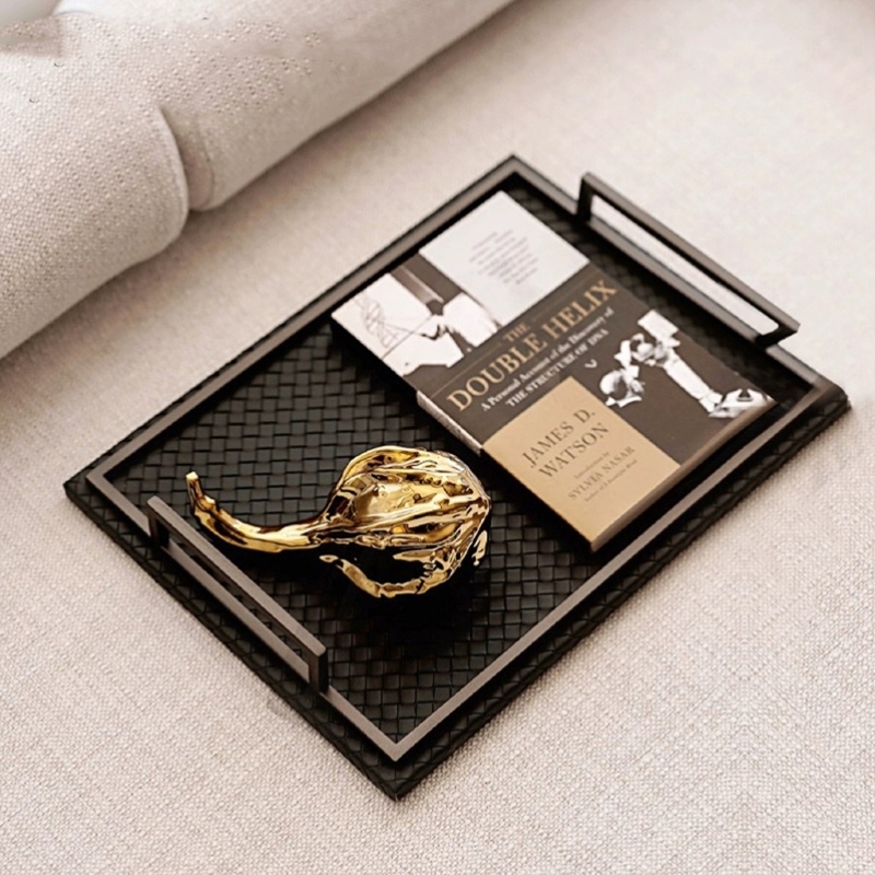 现代轻奢样板房客厅茶几摆件